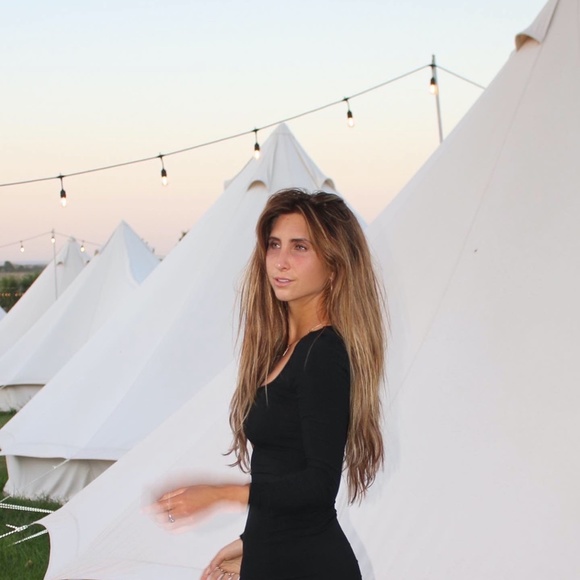 Meet your Posher, Katie - Picture 1 of 2